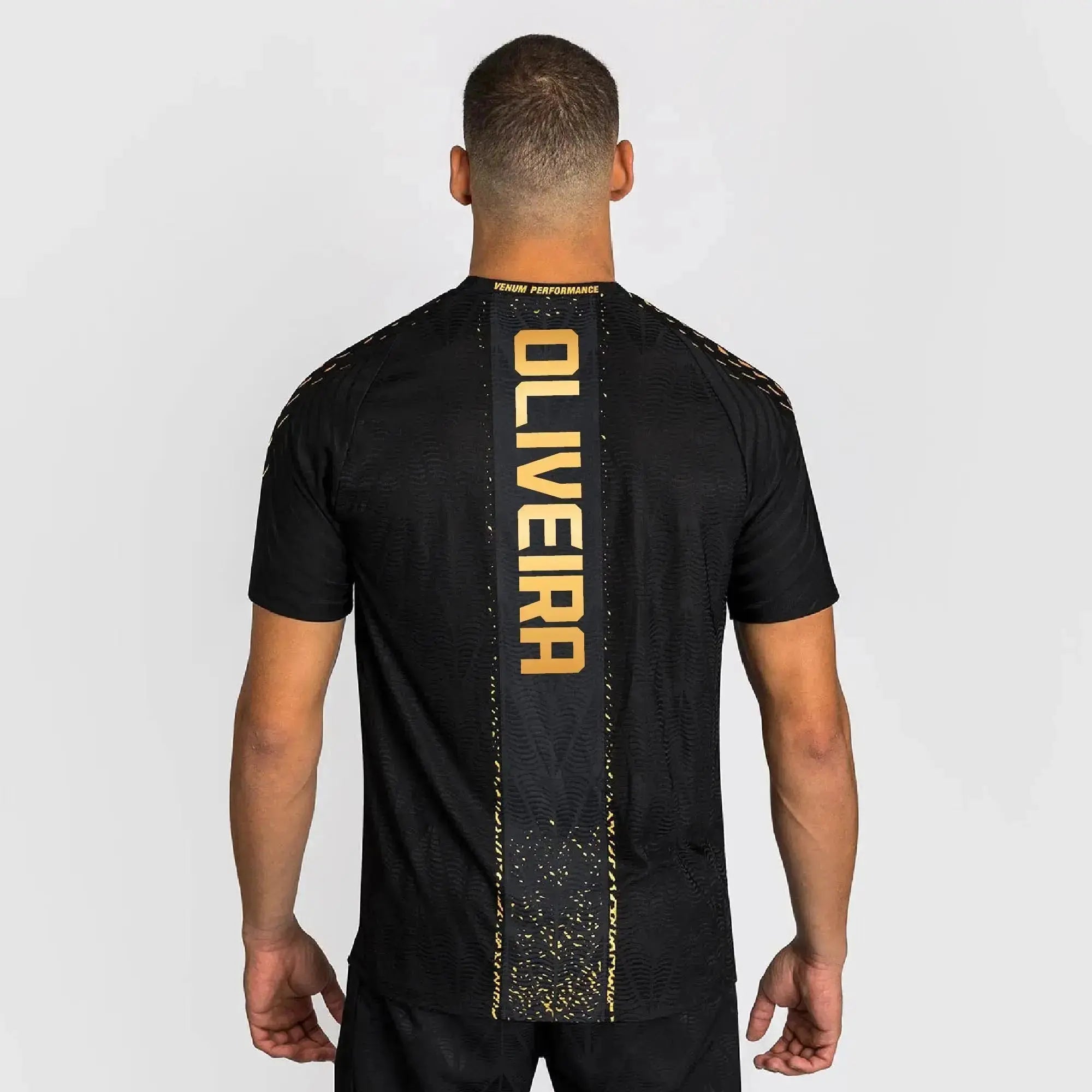 𝑪𝒉𝒂𝒓𝒍𝒆𝒔 𝑶𝒍𝒊𝒗𝒆𝒊𝒓𝒂 UFC Fight Night Store